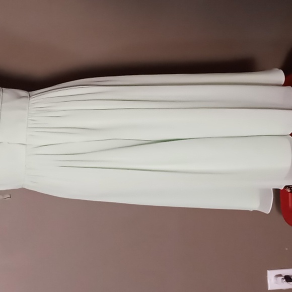 David's Bridal Crinkle Chiffon Honeydew Dress w Embellishments Size 8 - Picture 9 of 9